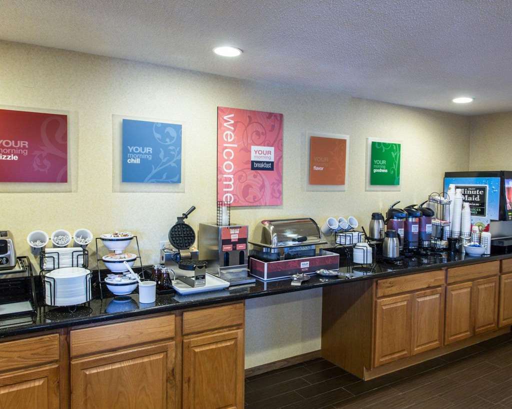Quality Inn I-25 Pueblo Restaurant photo